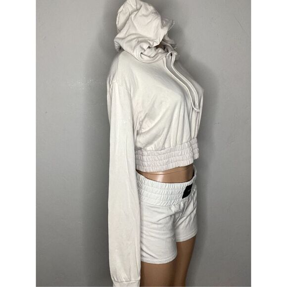 New. Monrow ivory oversized crop hoodie. XS Retails $100 - Picture 5 of 10